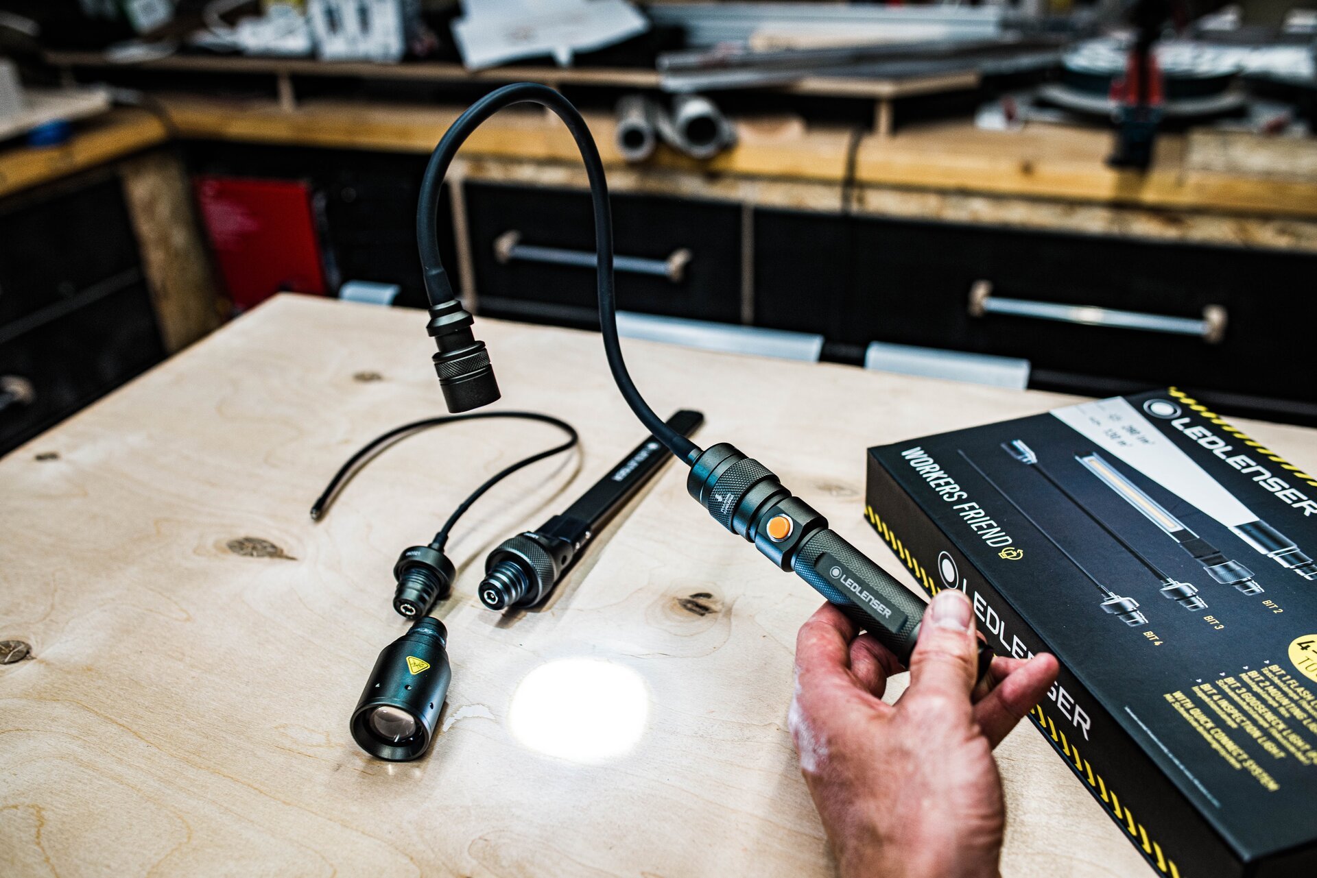LEDLENSER Workers Friend mit verschiedenen Aufsätzen