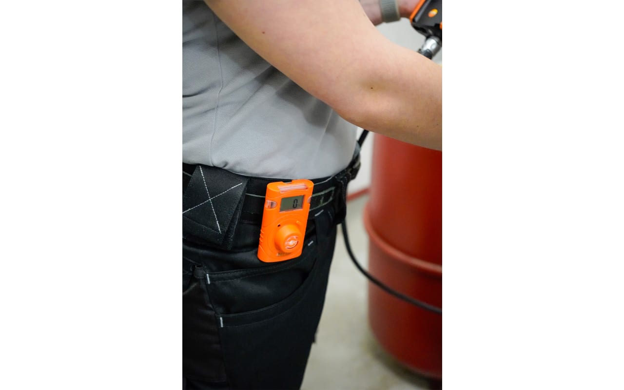 testo SGT CO Warner